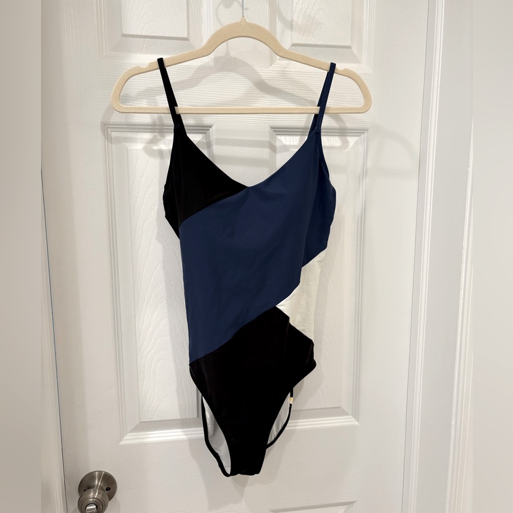 ☀️SUMMER SALE ⛱️ Make an offer!! 
Sumersalt Marina One Black and Blue Swimsuit